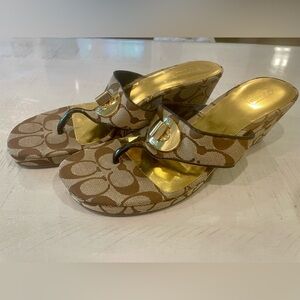 Coach Noble Signature Slip On Turnlock Wedge Sandals Sz 10 IMMACULATE Condition